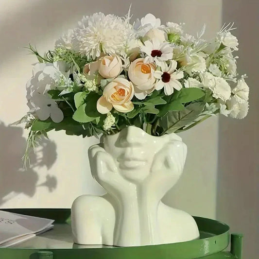 Elara Vase